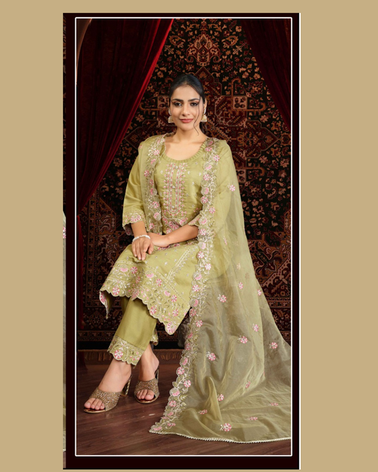 Elegant Golden straight-cut suit
